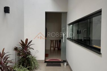 Casa &agrave; venda - 300m&sup2; - Jardim O&aacute;sis