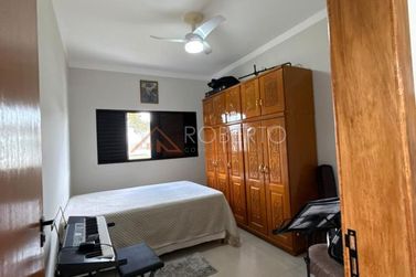 Casa &agrave; venda - 300m&sup2; - Jardim O&aacute;sis