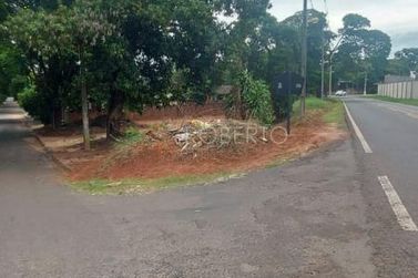 Terreno &agrave; venda - 337m&sup2; - Distrito Sumar&eacute; (Sumar&eacute;)