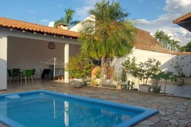 Casa &agrave; venda - 428m&sup2; - Jardim Ouro Branco
