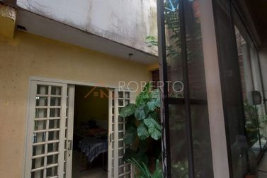 Sobrado &agrave; venda - 318m&sup2; - Centro