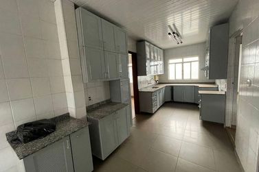 Casa &agrave; venda - Centro