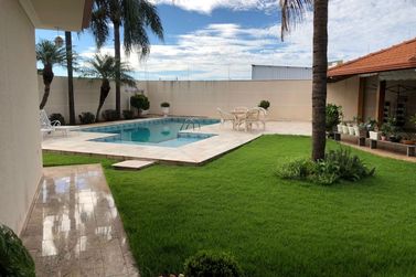 Casa &agrave; venda - 361m&sup2; - Jardim Santos Dumont