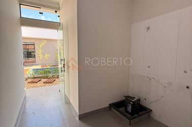 Casa &agrave; venda - 300m&sup2; - Jardim Ouro Branco