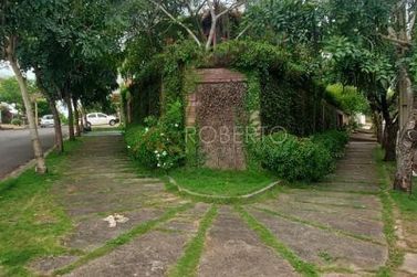 Sobrado &agrave; venda - 250m&sup2; - Centro