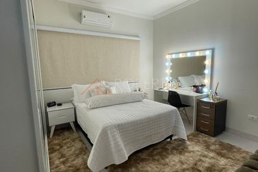 Casa &agrave; venda - 242m&sup2; - Jardim S&atilde;o Jo&atilde;o