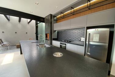 Casa &agrave; venda - 232m&sup2; - Condom&iacute;nio San Lorenzo