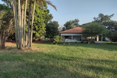 Ch&aacute;cara &agrave; venda - 181500m&sup2; - Jardim Sumar&eacute;