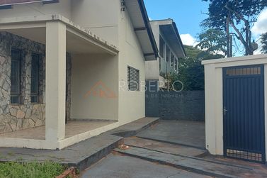 Casa &agrave; venda - 450m&sup2; - Centro