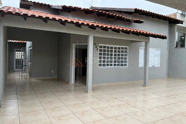 Casa &agrave; venda - 315m&sup2; - Jardim Jequetib&aacute;