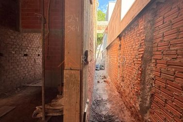 Casa &agrave; venda - 210m&sup2; - Jardim Ouro Branco