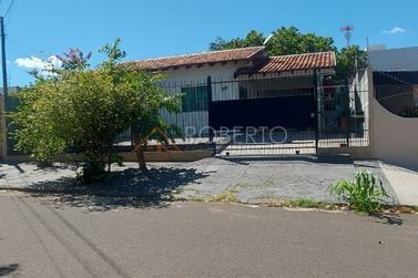 Casa &agrave; venda - 170m&sup2; - Jardim Igua&ccedil;u