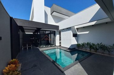 Casa &agrave; venda - 390m&sup2; - MONTE CRISTO