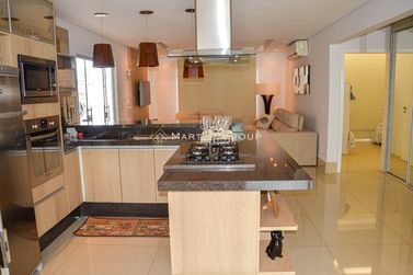 Casa &agrave; venda - 400m&sup2; - Condom&iacute;nio &Aacute;guas do Paran&aacute;