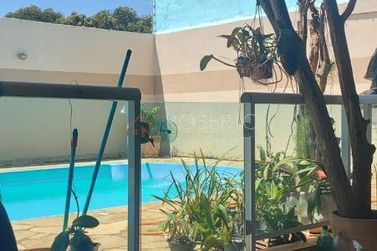 Casa &agrave; venda - 480m&sup2; - Jardim Farropilha