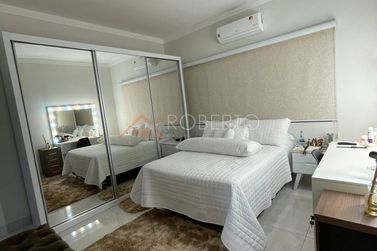Casa &agrave; venda - 242m&sup2; - Jardim S&atilde;o Jo&atilde;o