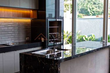 Casa &agrave; venda - 300m&sup2; - Jardim S&atilde;o Jorge