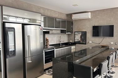 Casa &agrave; venda - 450m&sup2; - Condom&iacute;nio Mont Blanc