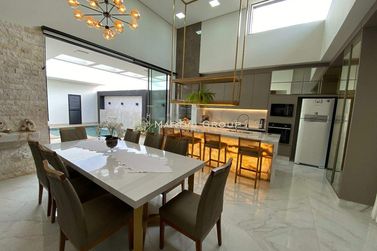 Casa &agrave; venda - 222m&sup2; - Jardim Monte Cristo