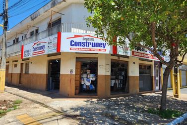 Sal&atilde;o Comercial &agrave; venda - 392m&sup2; - Jardim Ip&ecirc;