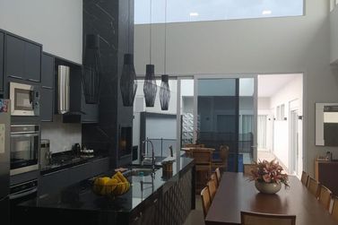Casa &agrave; venda - 220m&sup2; - Residencial San Lorenzzo