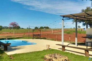 Ch&aacute;cara &agrave; venda - 4000m&sup2; - Centro