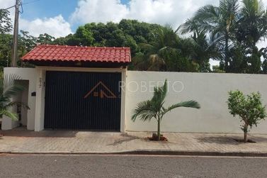 Casa &agrave; venda - 675m&sup2; - Jardim Novo Ouro Branco