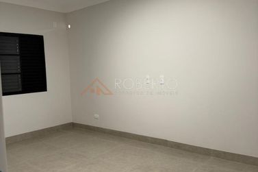 Casa &agrave; venda - 300m&sup2; - Jardim Santos Dumont