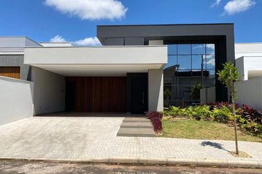 Casa &agrave; venda - 200m&sup2; - Condom&iacute;nio Arauc&aacute;ria