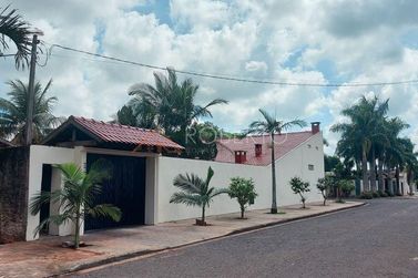 Casa &agrave; venda - 675m&sup2; - Jardim Novo Ouro Branco