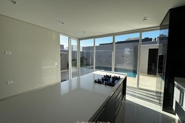 Casa &agrave; venda - 305m&sup2; - Condom&iacute;nio Parthenon