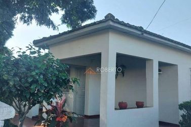 Casa &agrave; venda - 240m&sup2; - Centro