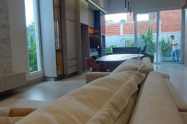Casa &agrave; venda - 300m&sup2; - Jardim S&atilde;o Jorge