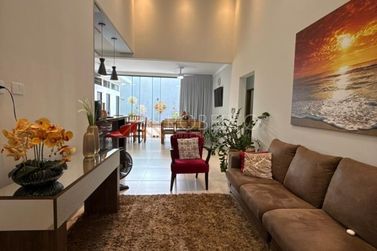 Casa &agrave; venda - 300m&sup2; - Jardim O&aacute;sis
