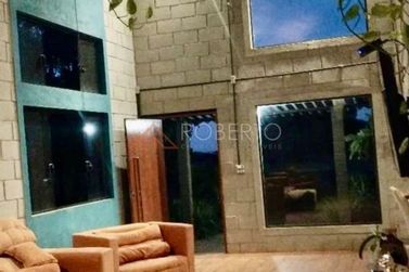 Ch&aacute;cara &agrave; venda - 4000m&sup2; - Centro