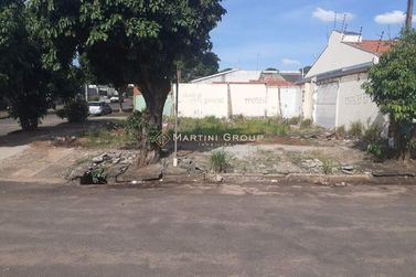 Terreno &agrave; venda - 195m&sup2; - Centro