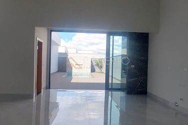 Casa &agrave; venda - 420m&sup2; - MONTE CRISTO