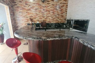 Casa &agrave; venda - 302m&sup2; - Centro