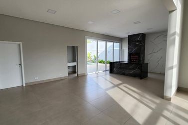 Casa &agrave; venda - 236m&sup2; - Condom&iacute;nio San Lorenzzo