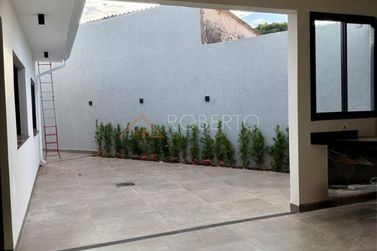 Casa &agrave; venda - 300m&sup2; - Jardim Santos Dumont