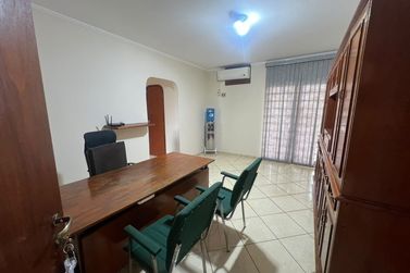 Sala Comercial para alugar - 2m&sup2; - Centro