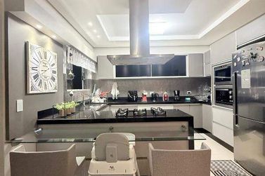Casa &agrave; venda - 204m&sup2; - Jardim das Palmeiras