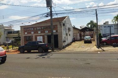Casa &agrave; venda - 606m&sup2; - Centro