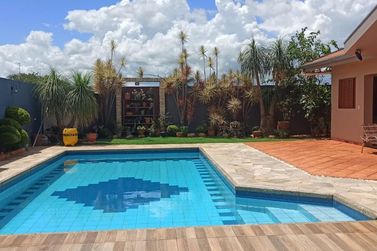 Casa &agrave; venda - 325m&sup2; - Centro
