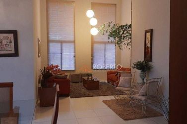 Casa &agrave; venda - 260m&sup2; - Jardim Igua&ccedil;u