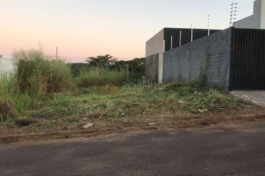 Terreno &agrave; venda - 150m&sup2; - Centro