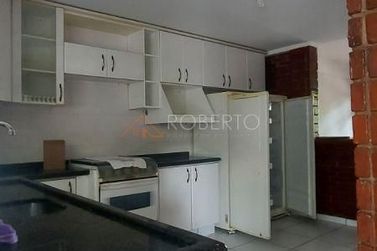 Sobrado &agrave; venda - 250m&sup2; - Centro
