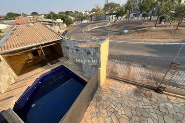 Casa para alugar - 174m&sup2; - Jardim Ouro Branco