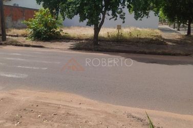 Terreno &agrave; venda - 232m&sup2; - Centro