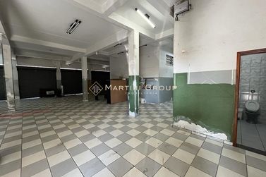 Sala Comercial &agrave; venda - 373m&sup2; - Centro